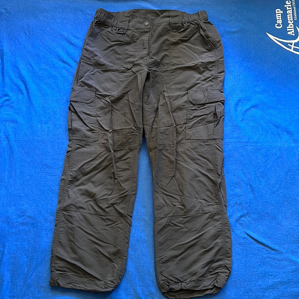 Lands’ End grey cargo pants